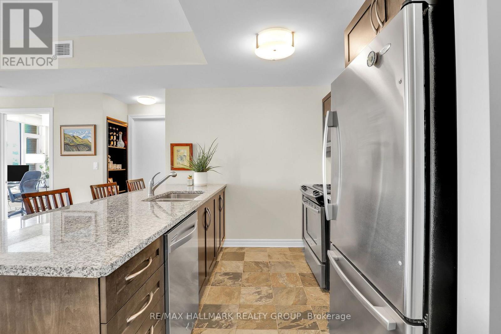 #411 575 BYRON AVENUE - 5
