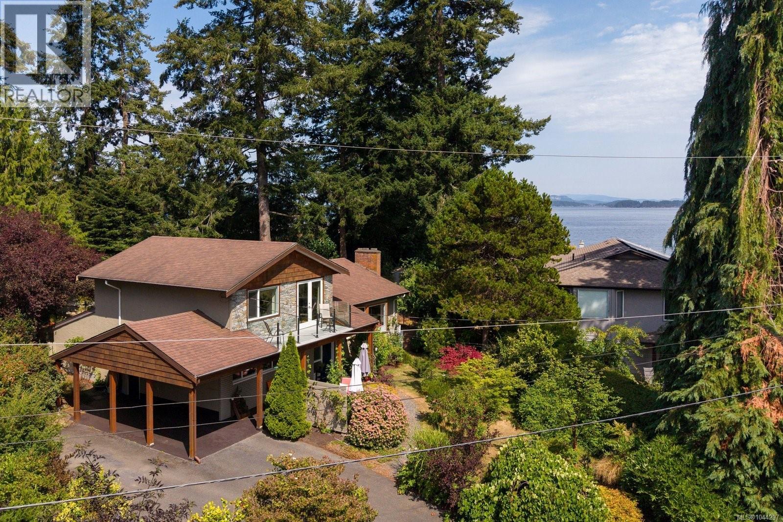  10496 Jocelyn Place, Sidney