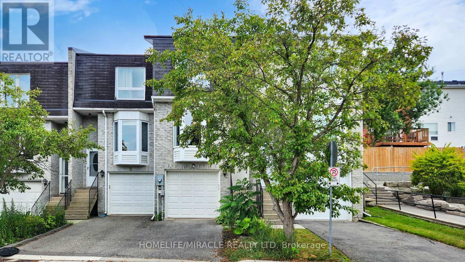 4 WILLIAM CURTIS CIRCLE - 3