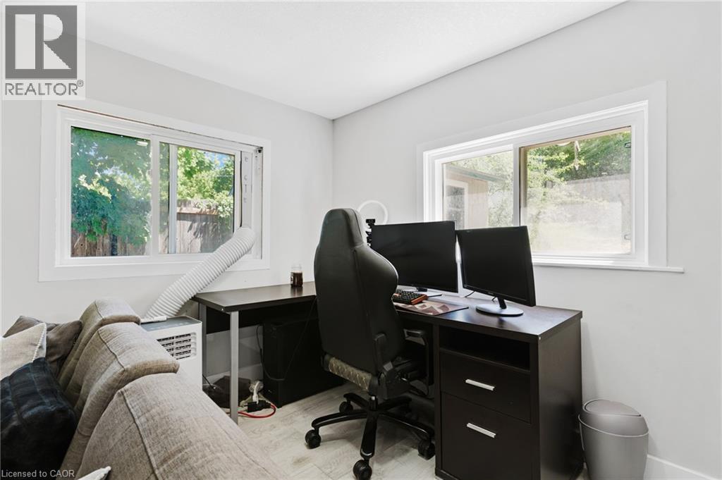 35 SHADE Street - 17