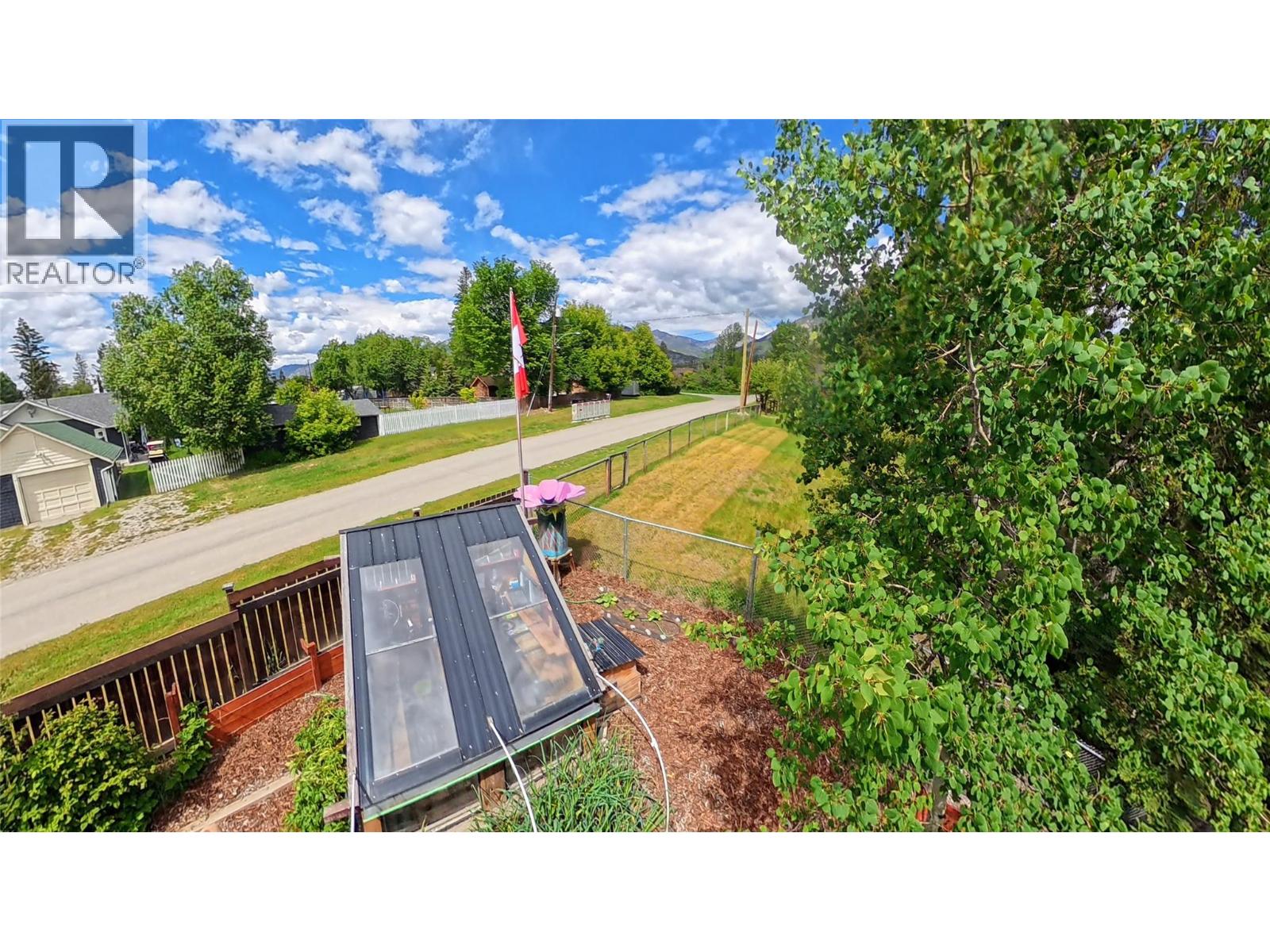 1768 Victoria Avenue - 30