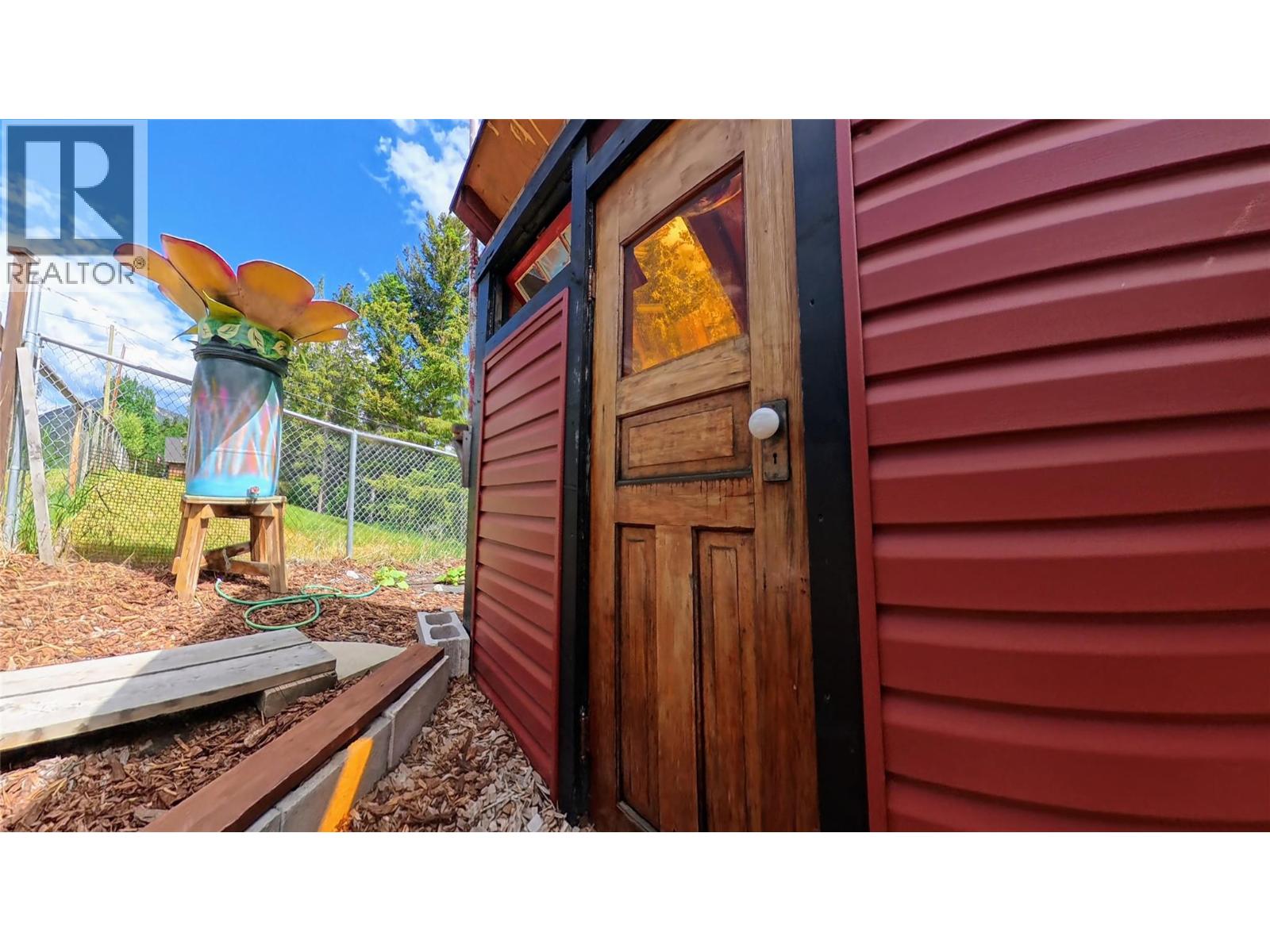 1768 Victoria Avenue - 32