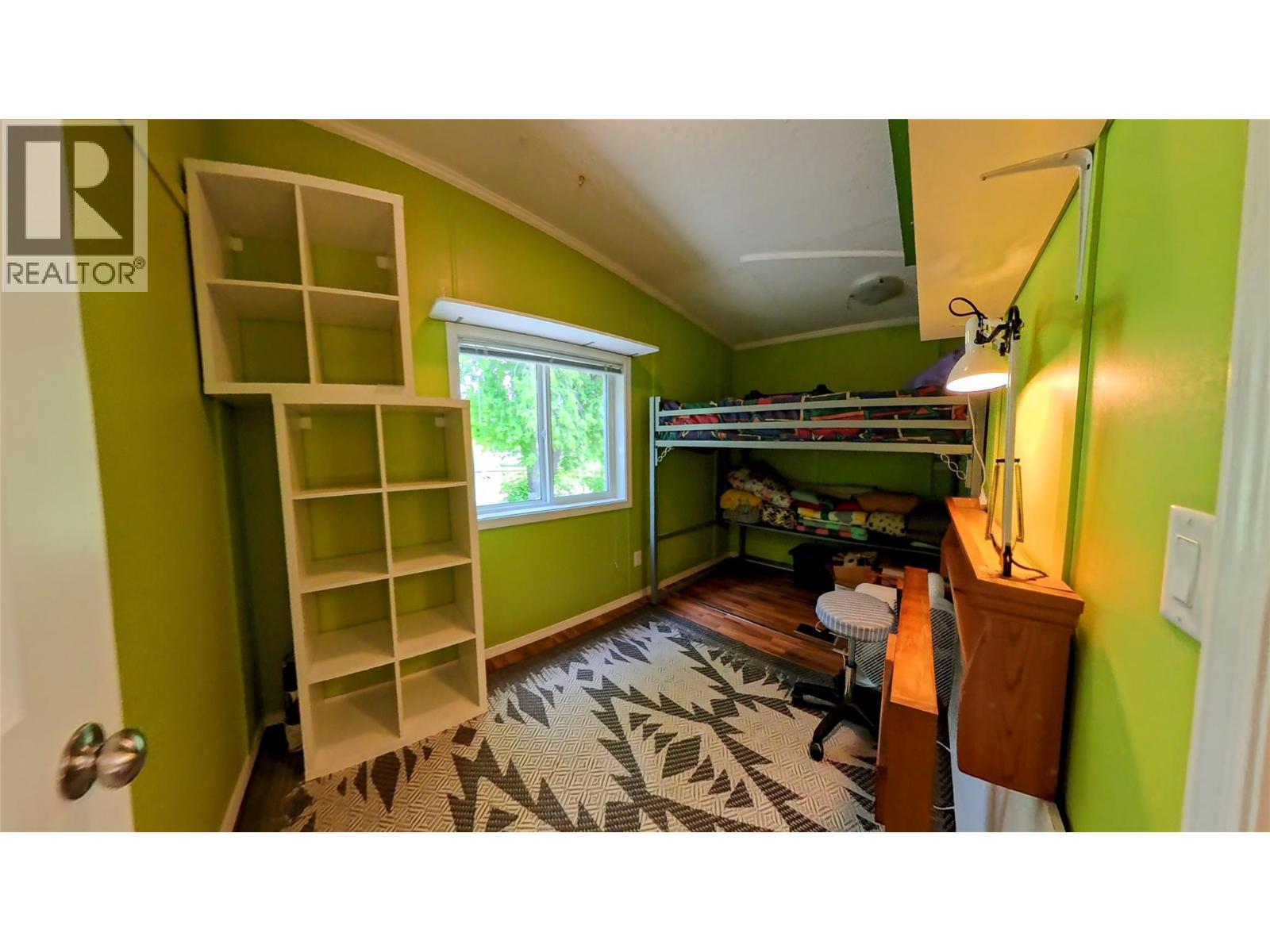 1768 Victoria Avenue - 37