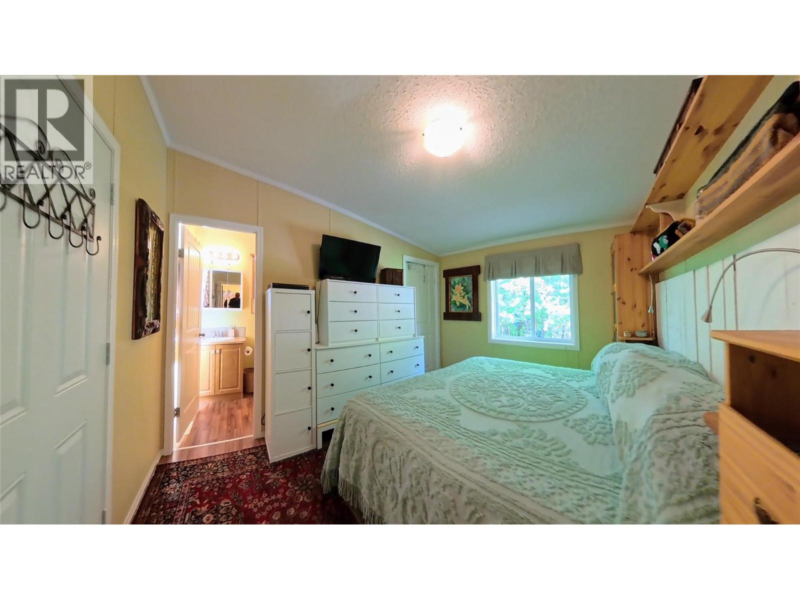 1768 Victoria Avenue - 39