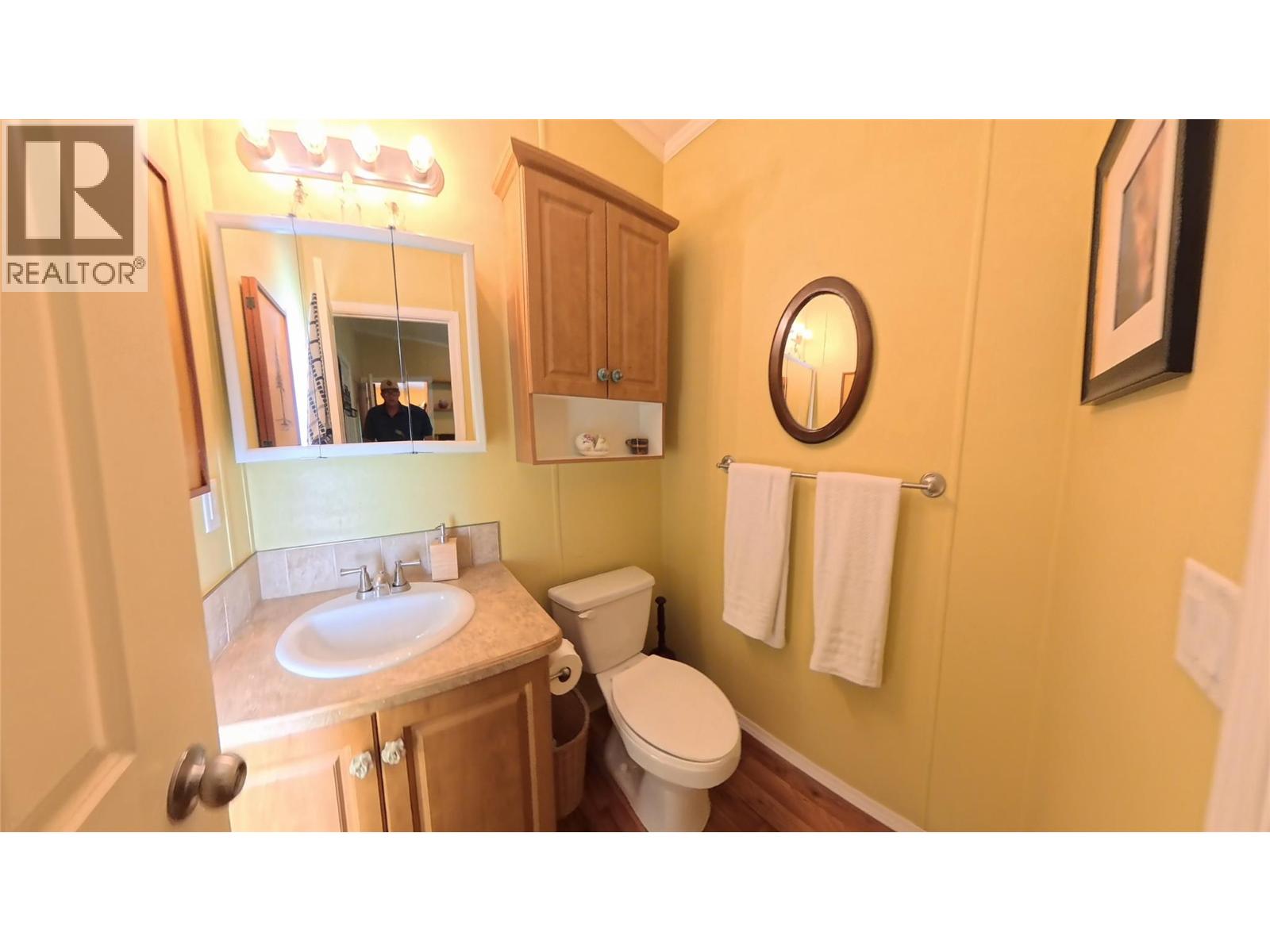 1768 Victoria Avenue - 40