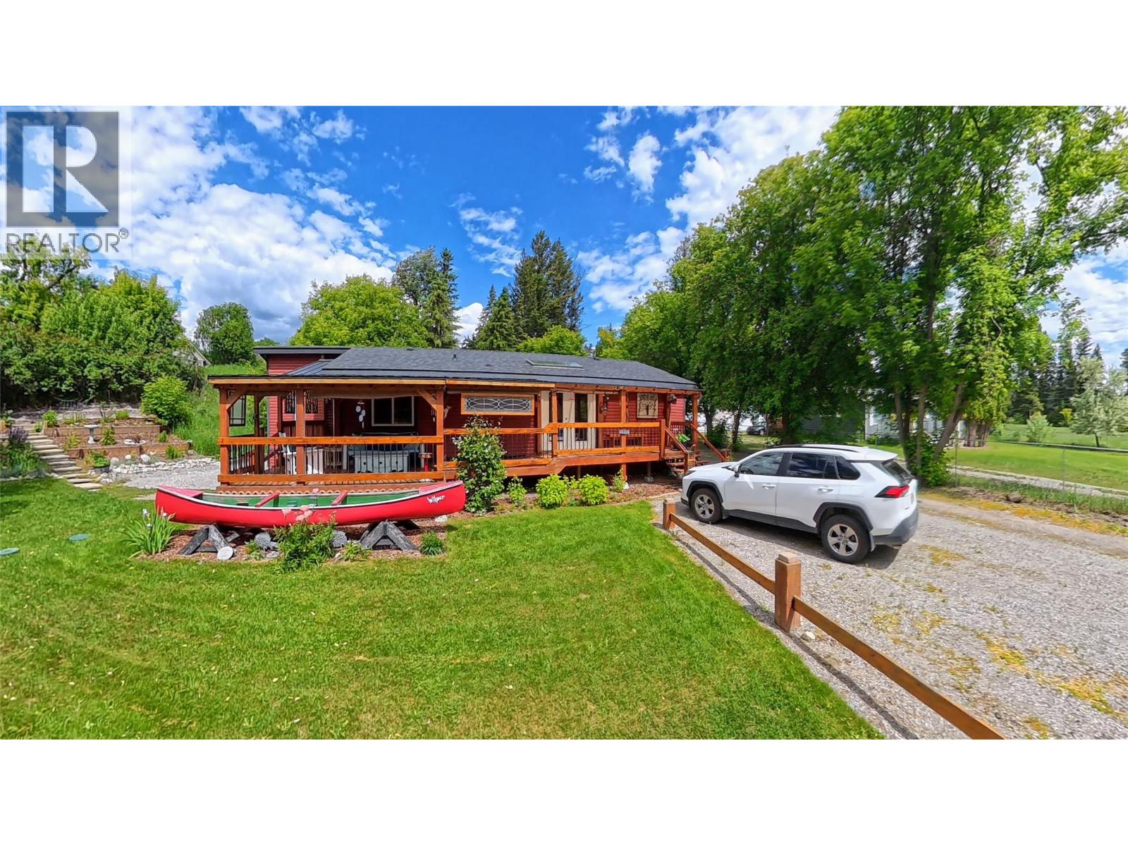 1768 Victoria Avenue - 1