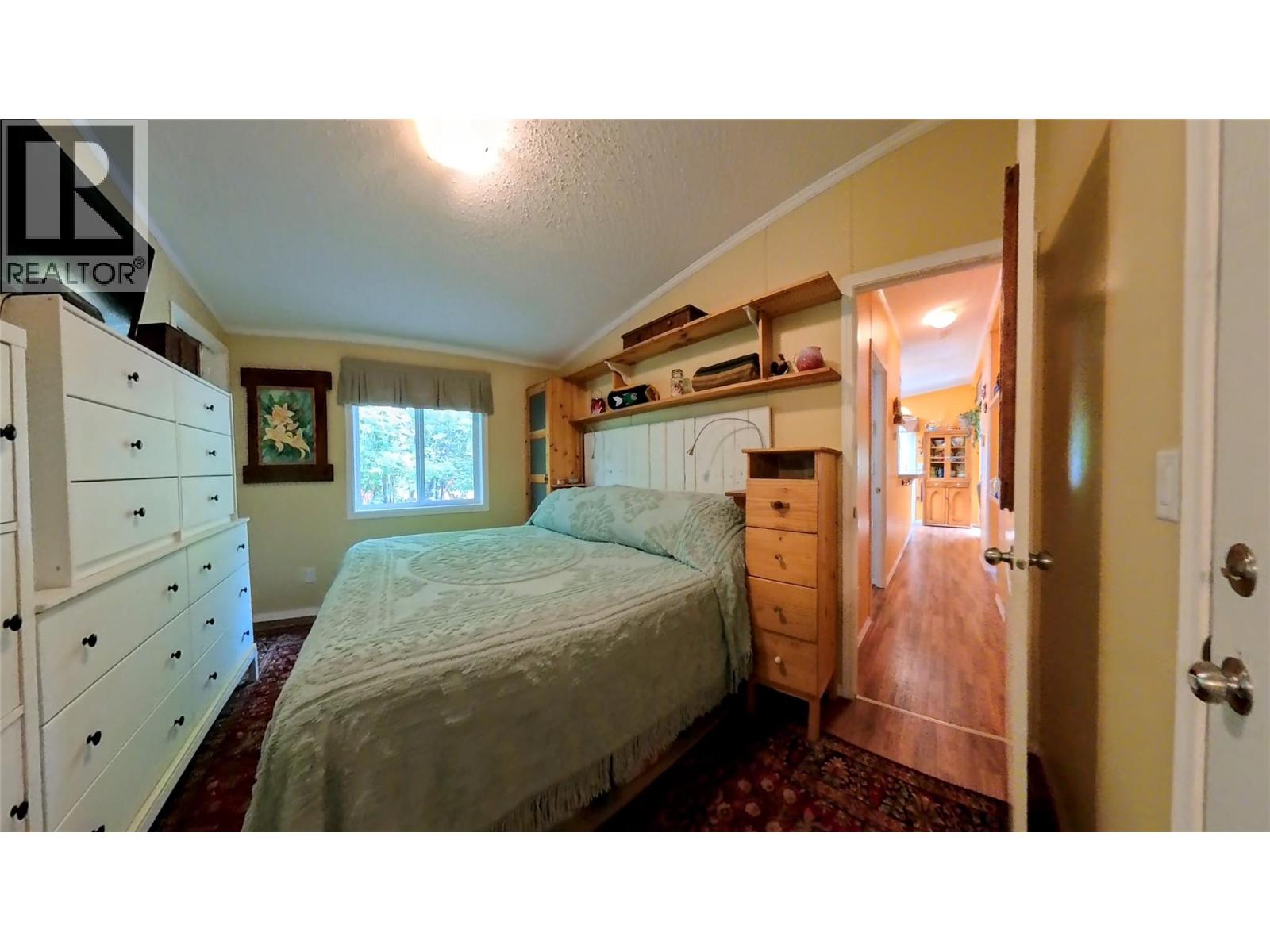 1768 Victoria Avenue - 41