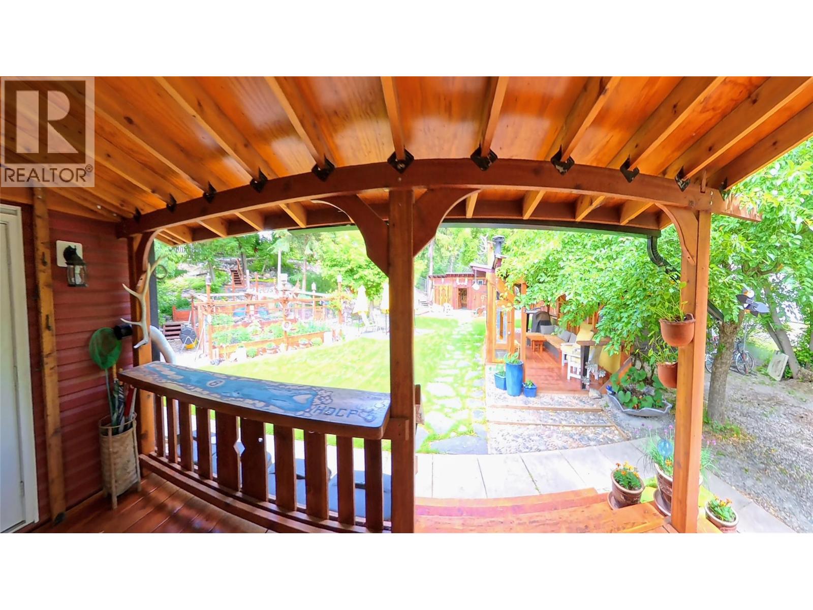 1768 Victoria Avenue - 8