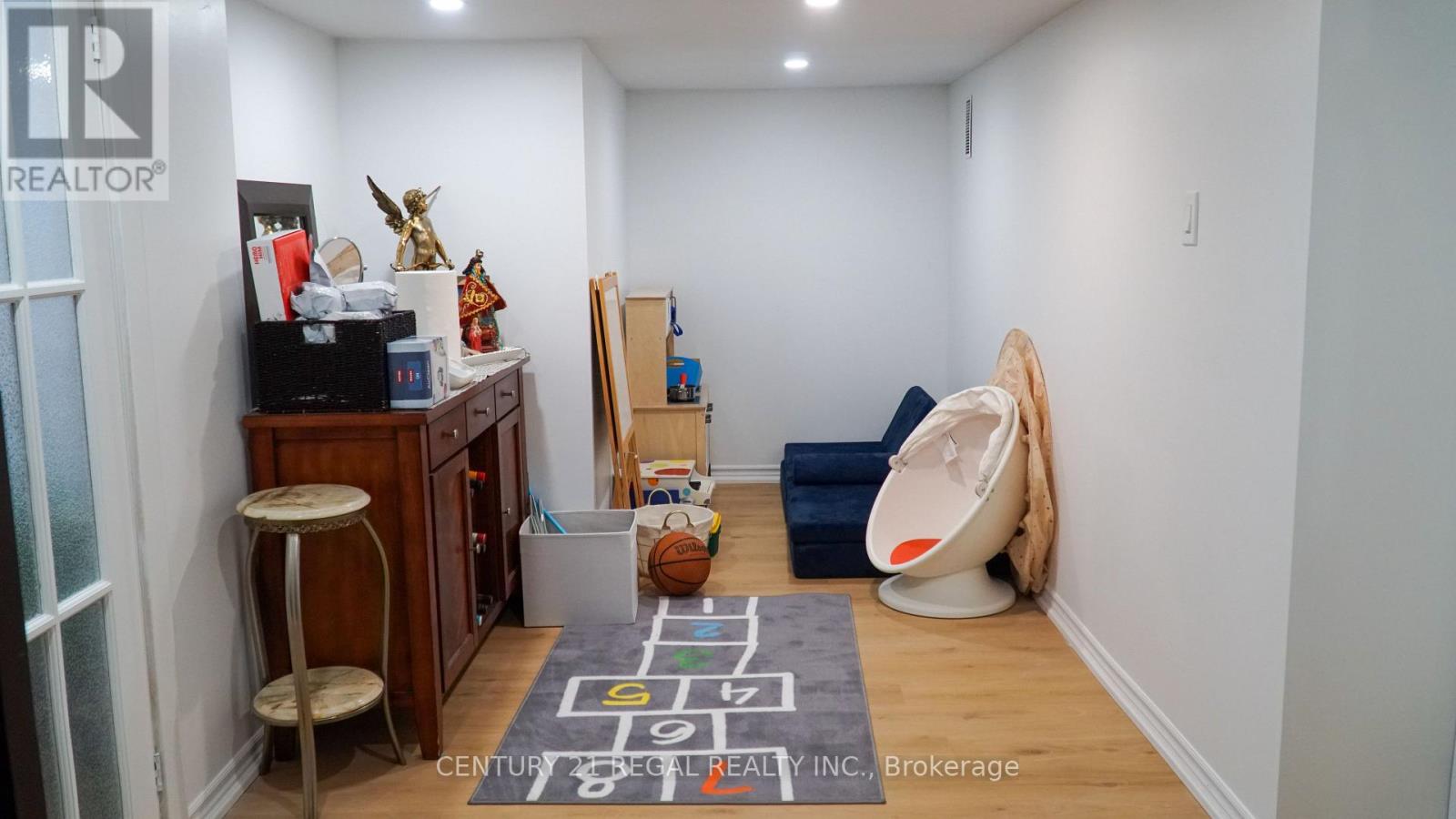 1507 PHARMACY AVENUE - Image 20