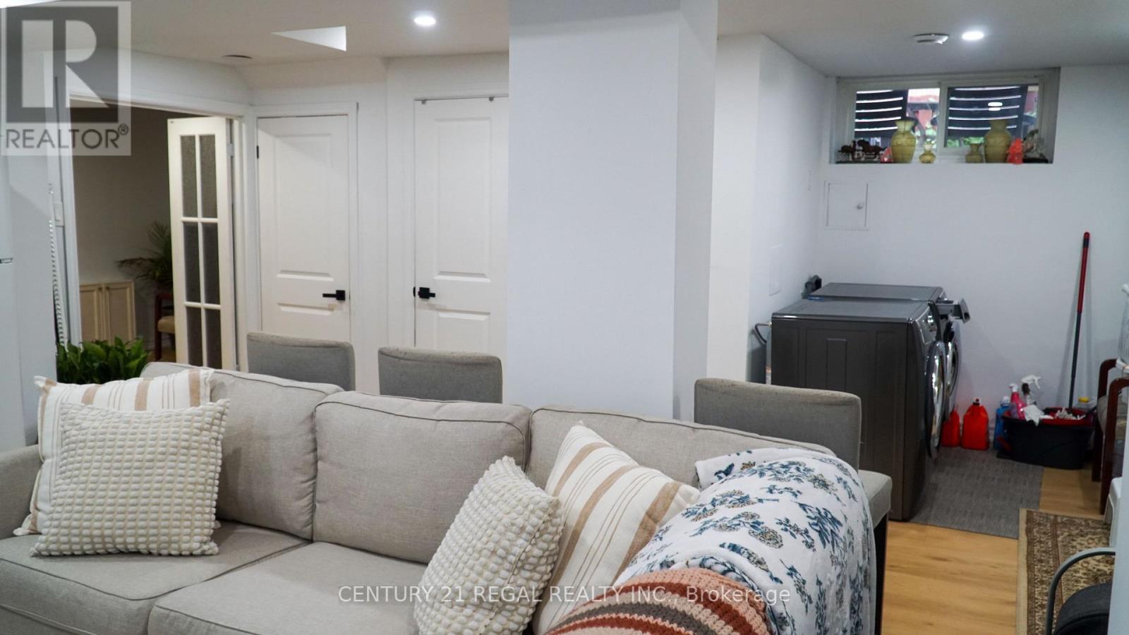 1507 PHARMACY AVENUE - 18
