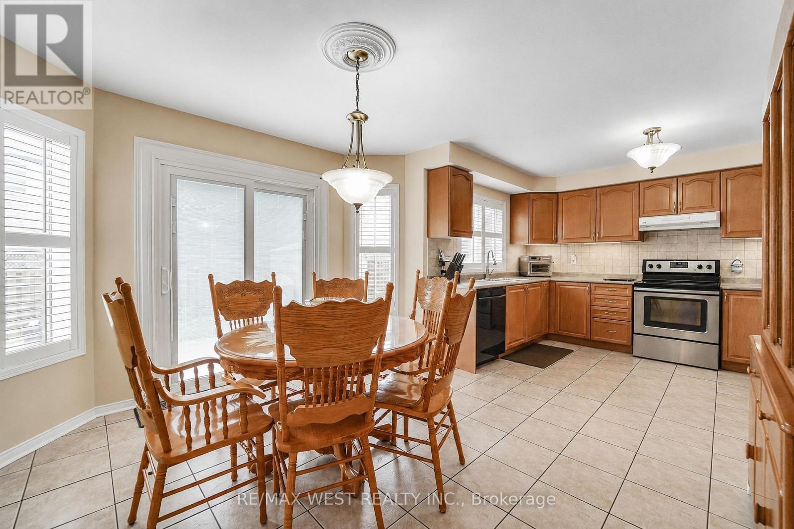 63 LOCKHEED CRESCENT - Image 3