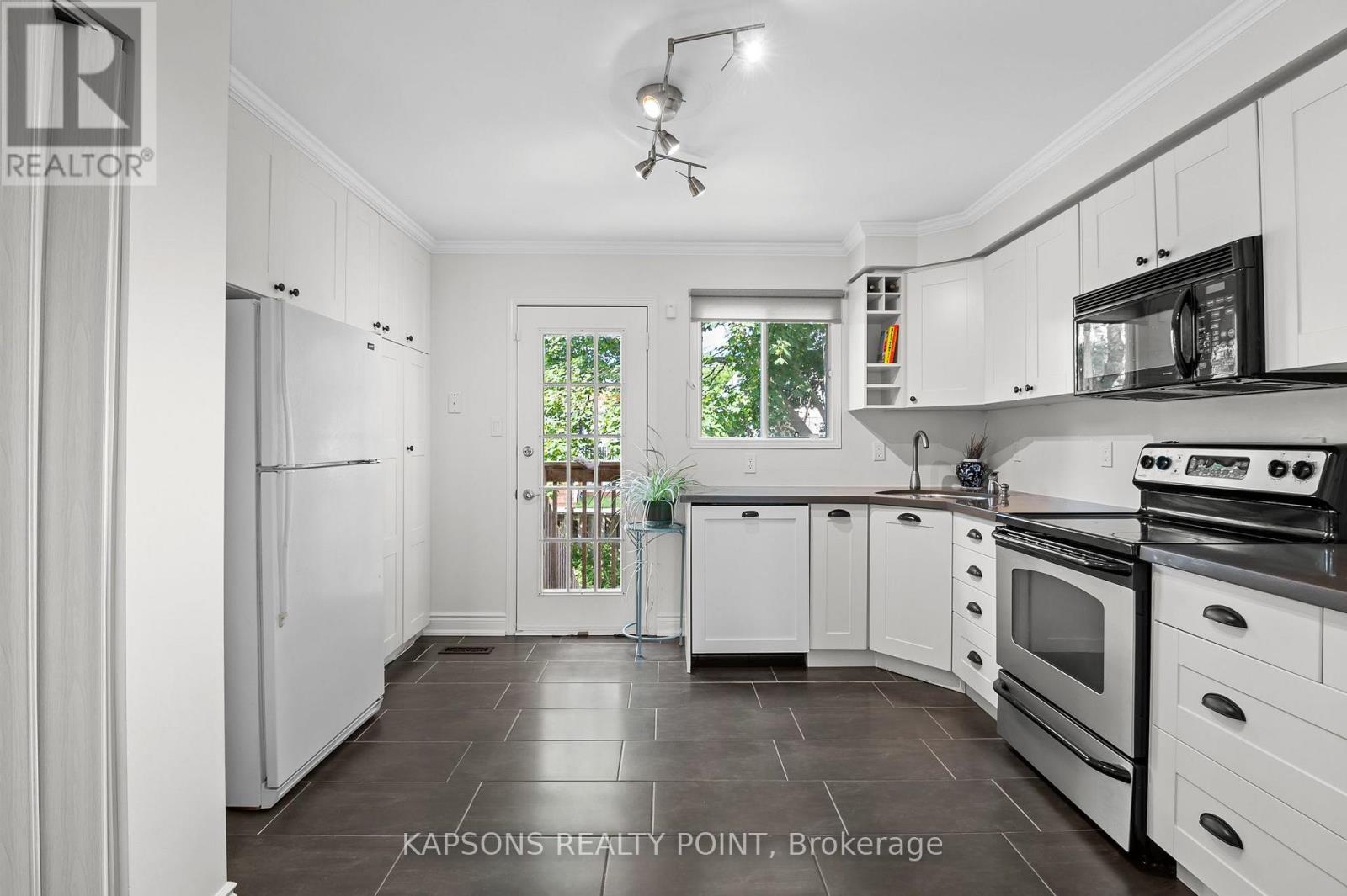 1255 WOODHILL COURT - Image 18