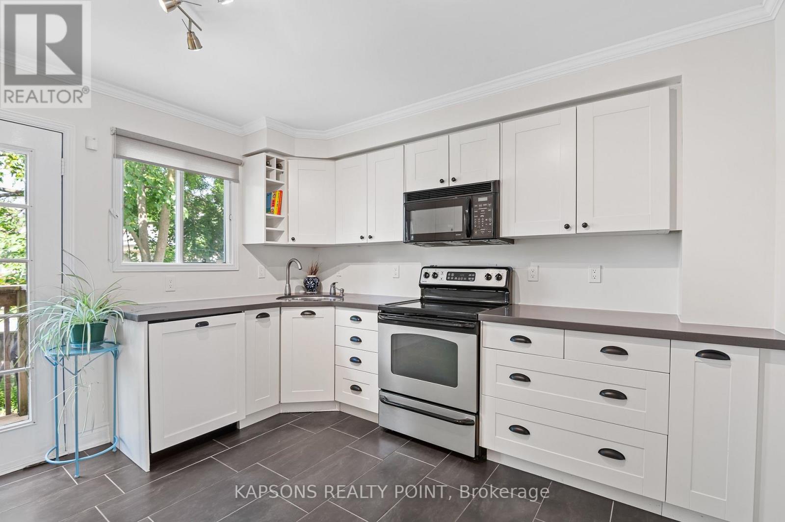 1255 WOODHILL COURT - Image 19