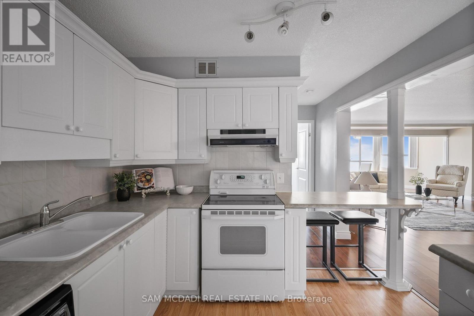 #1105 5280 LAKESHORE ROAD - 25