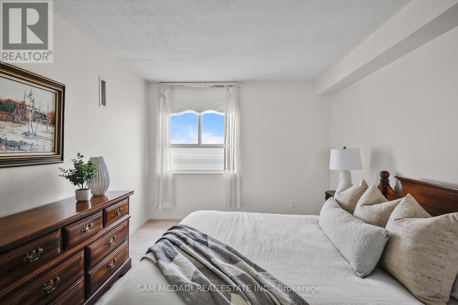 #1105 5280 LAKESHORE ROAD - 30