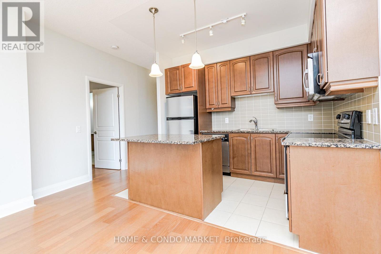 #315 1 HURONTARIO STREET - 11