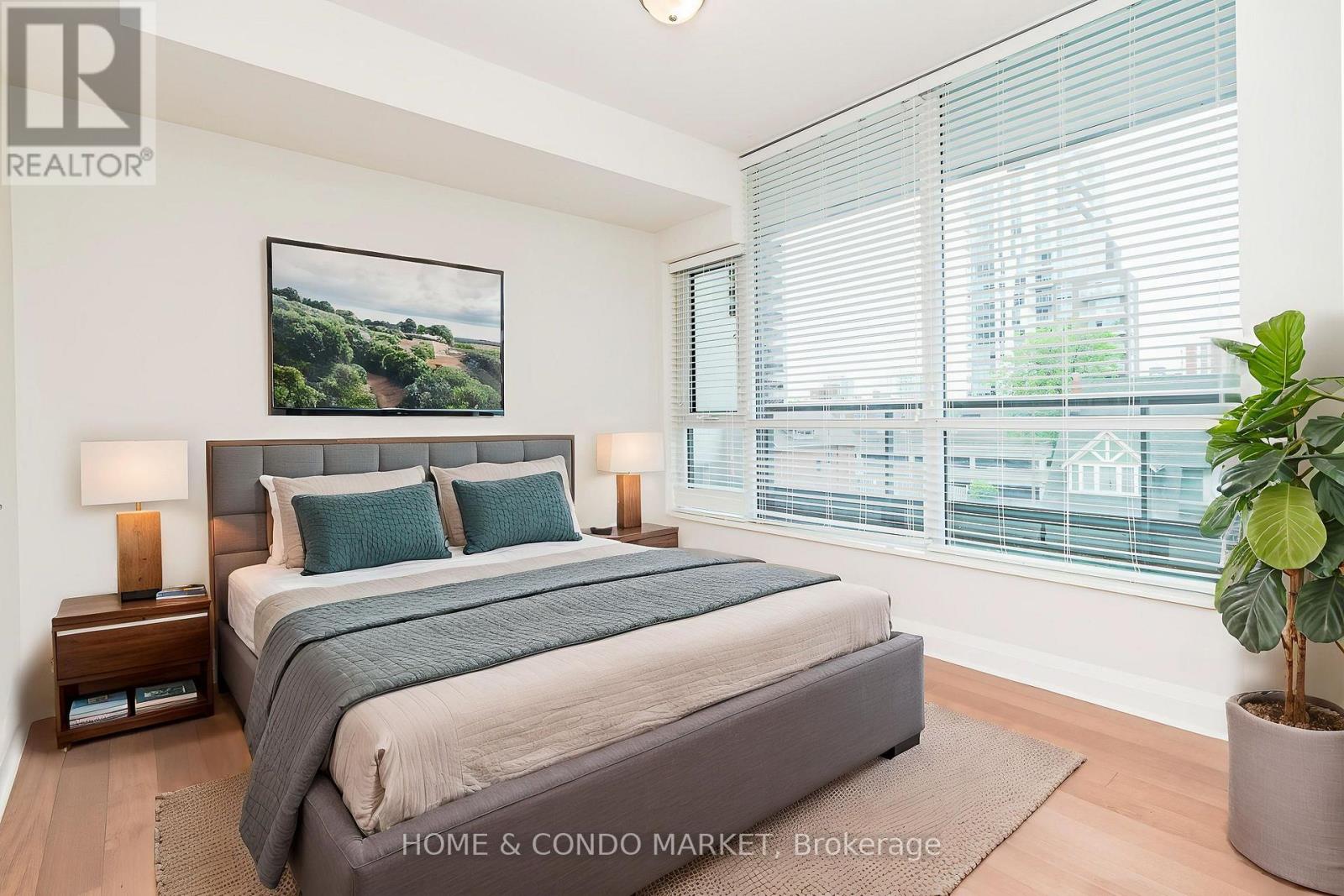 #315 1 HURONTARIO STREET - 20