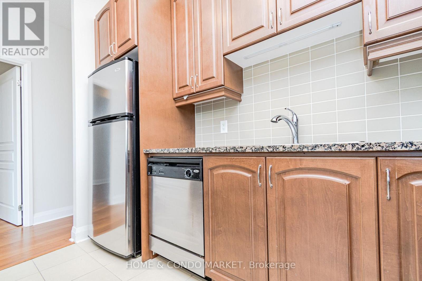 #315 1 HURONTARIO STREET - Image 9