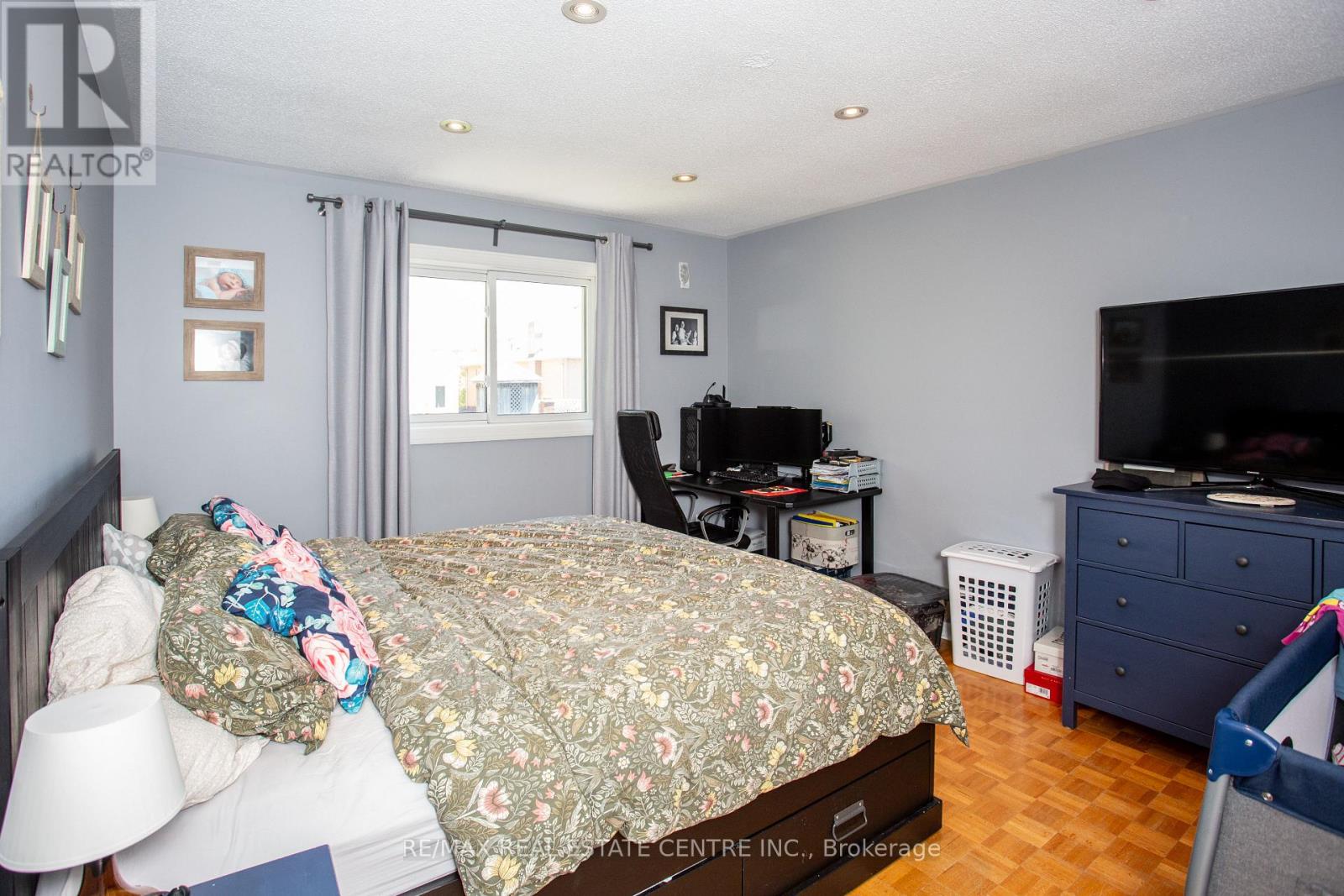 4386 CURIA CRESCENT - 10