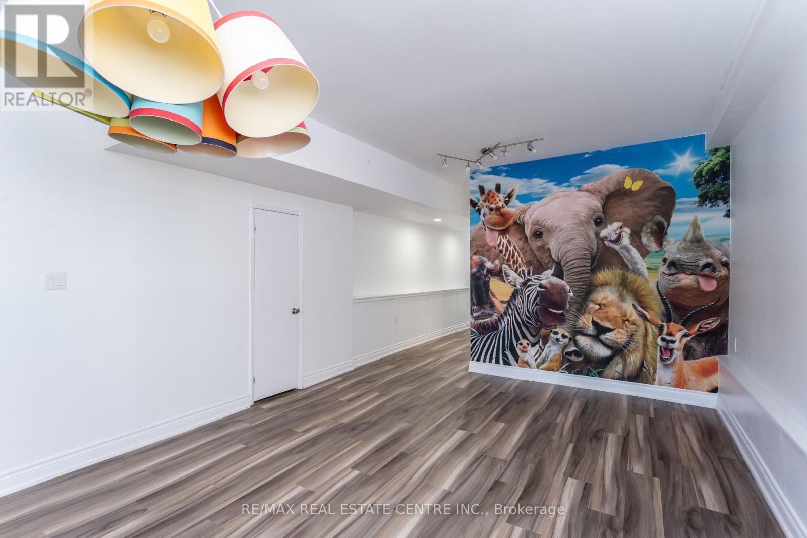 4386 CURIA CRESCENT - 21