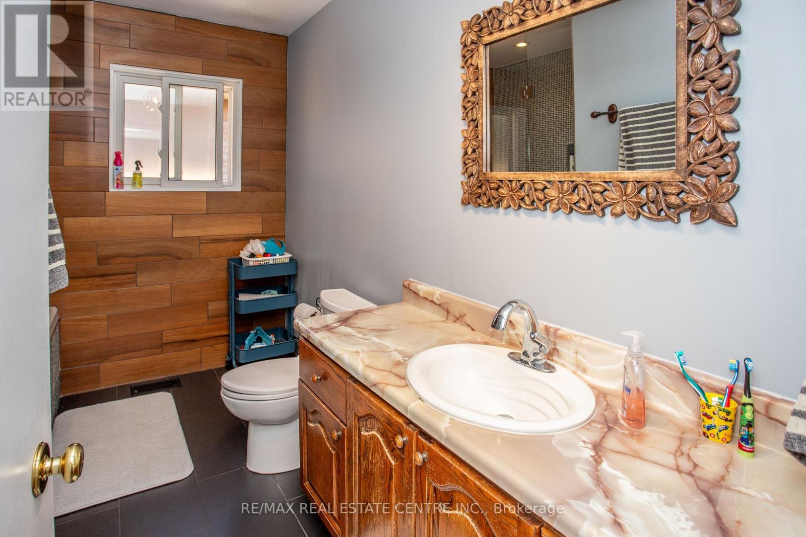4386 CURIA CRESCENT - 11