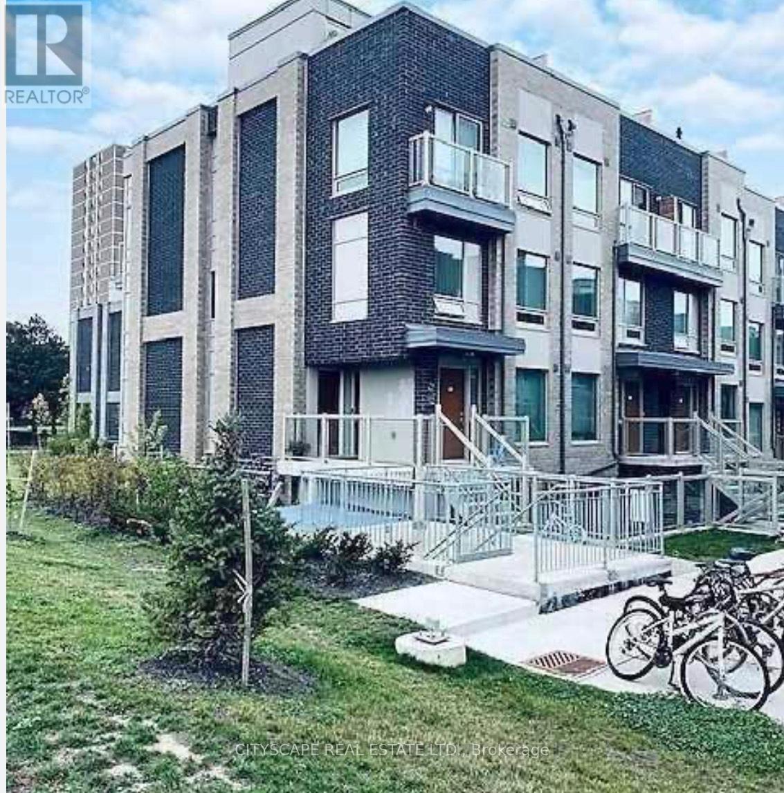 #213 7 APPLEWOOD LANE - 2