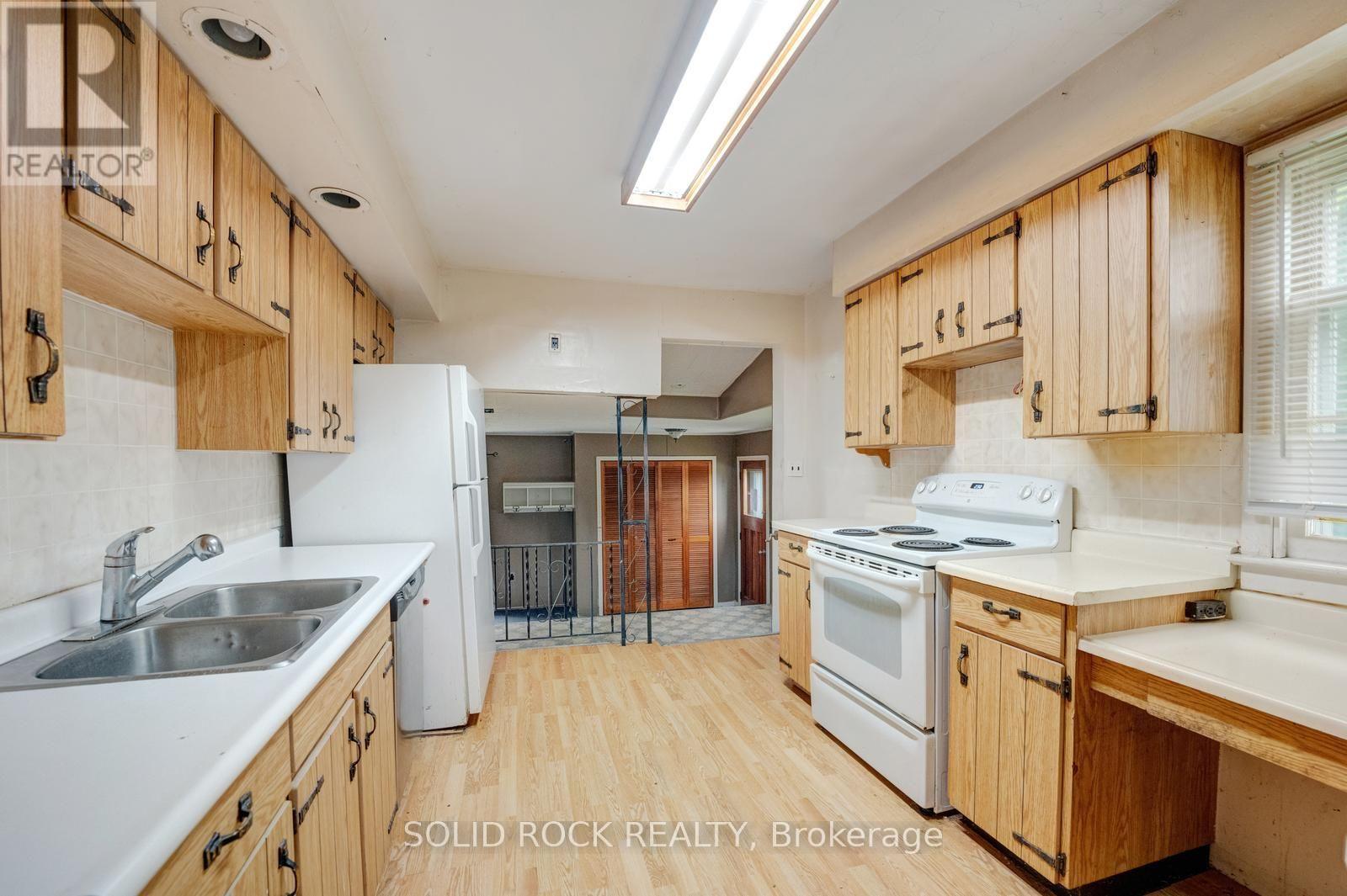 8699 DALE ROAD - 11