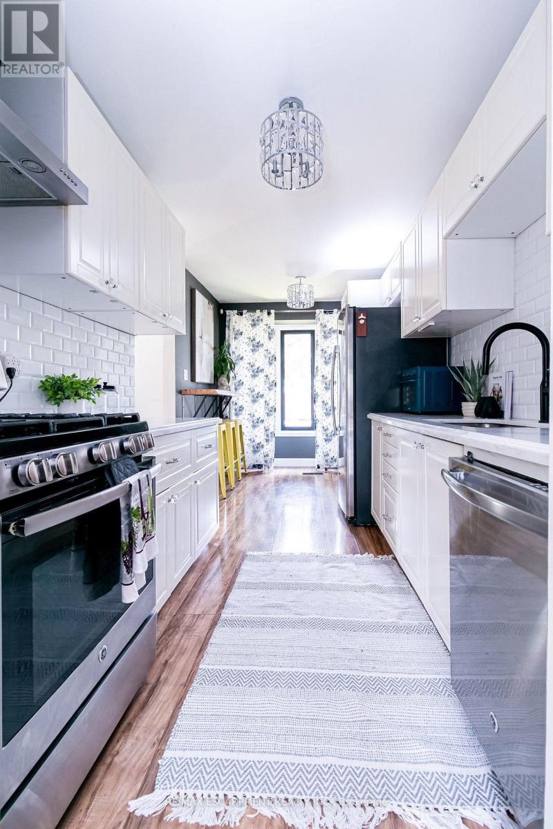 4 BALMORAL COURT - 11