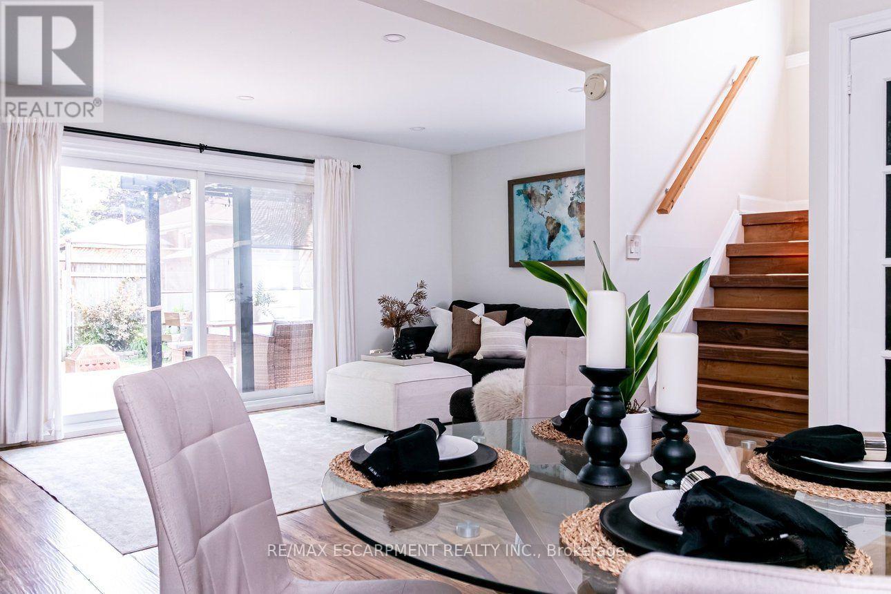 4 BALMORAL COURT - 18