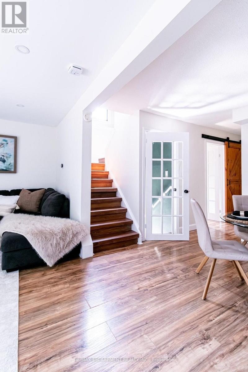 4 BALMORAL COURT - 21