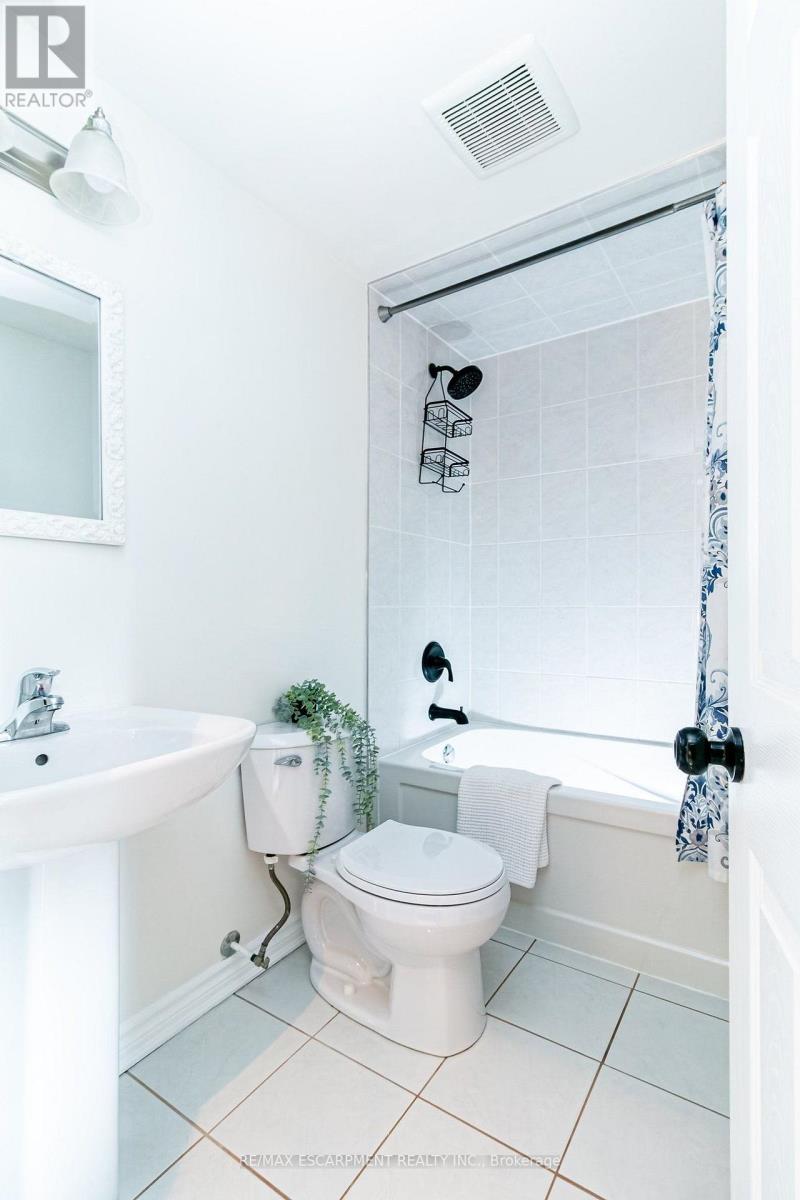 4 BALMORAL COURT - 27