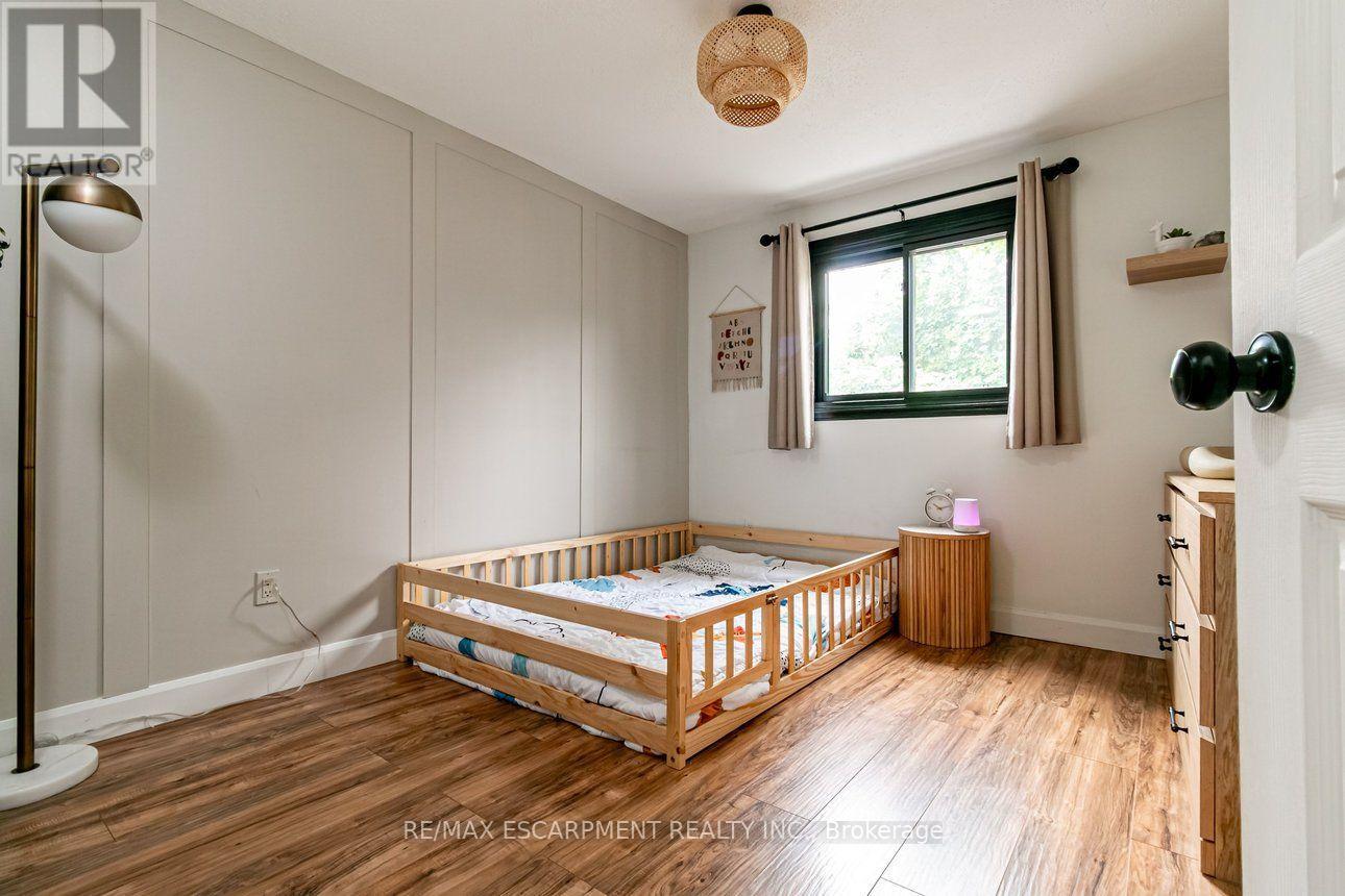 4 BALMORAL COURT - 33