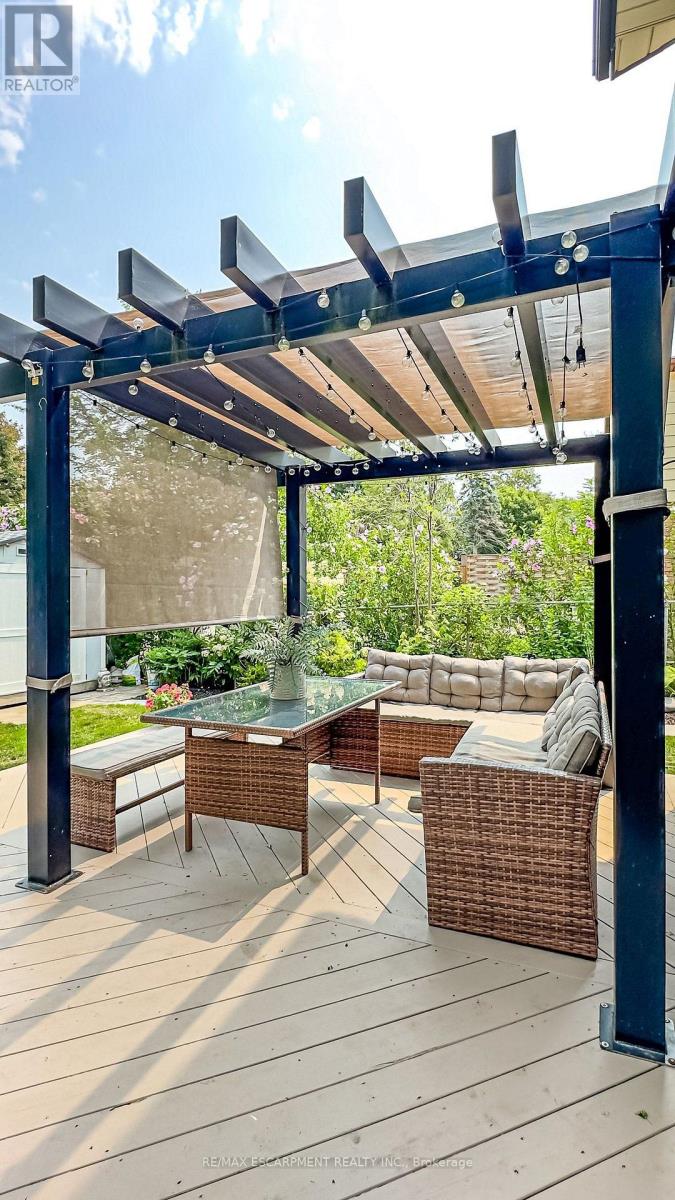 4 BALMORAL COURT - 40