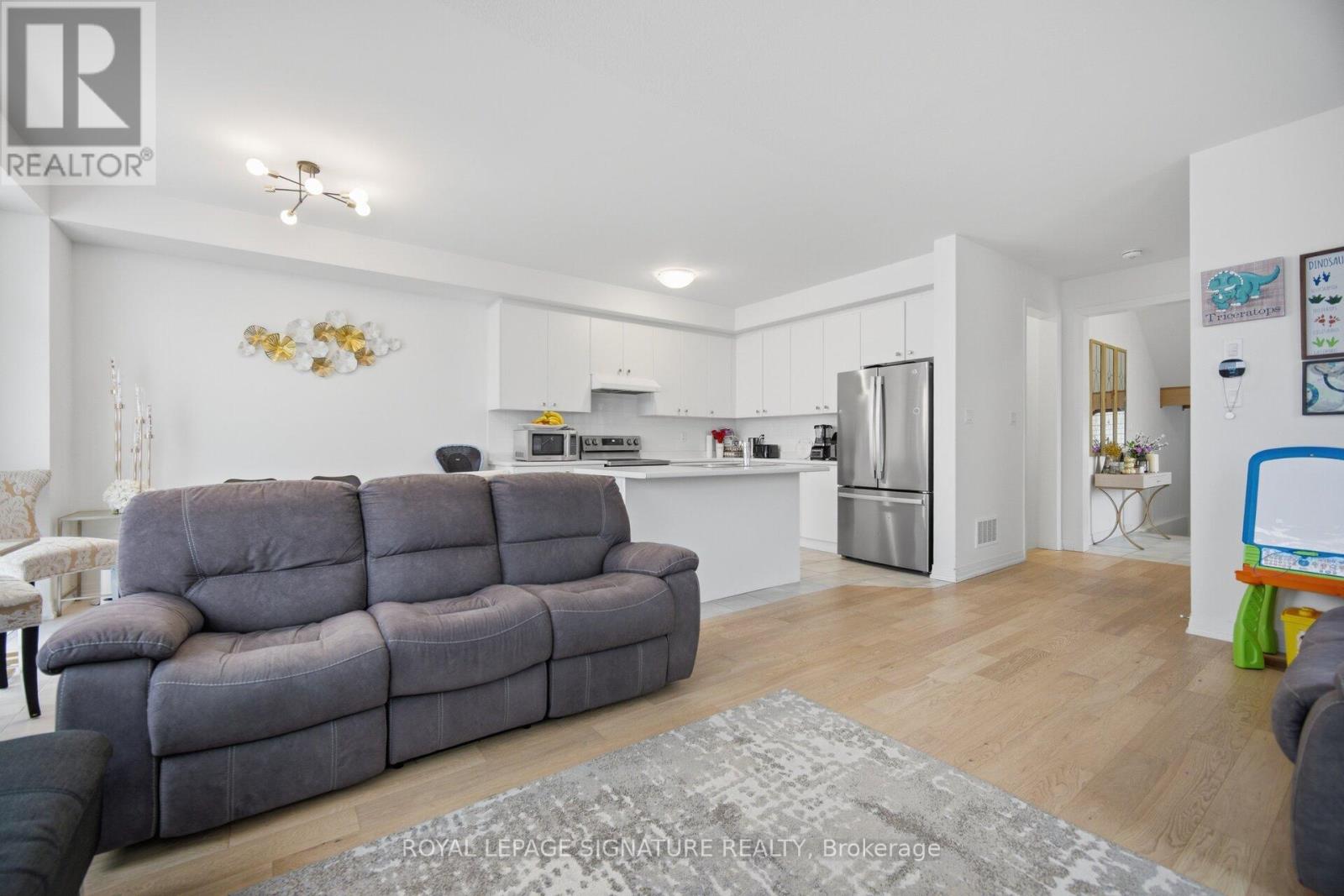 240 VELVET WAY - 28