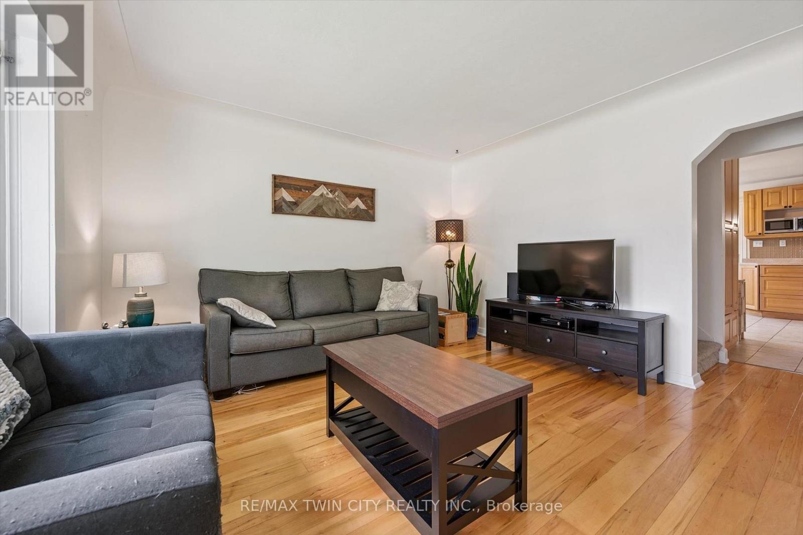 129 FLORENCE AVENUE - 11
