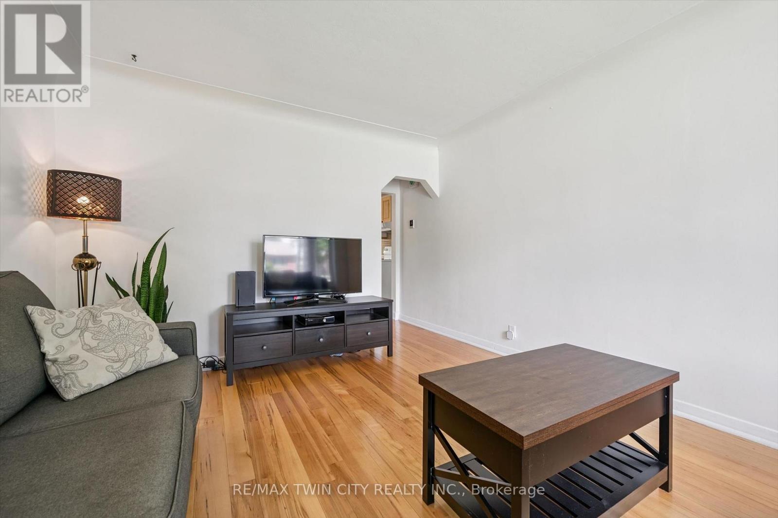 129 FLORENCE AVENUE - 12