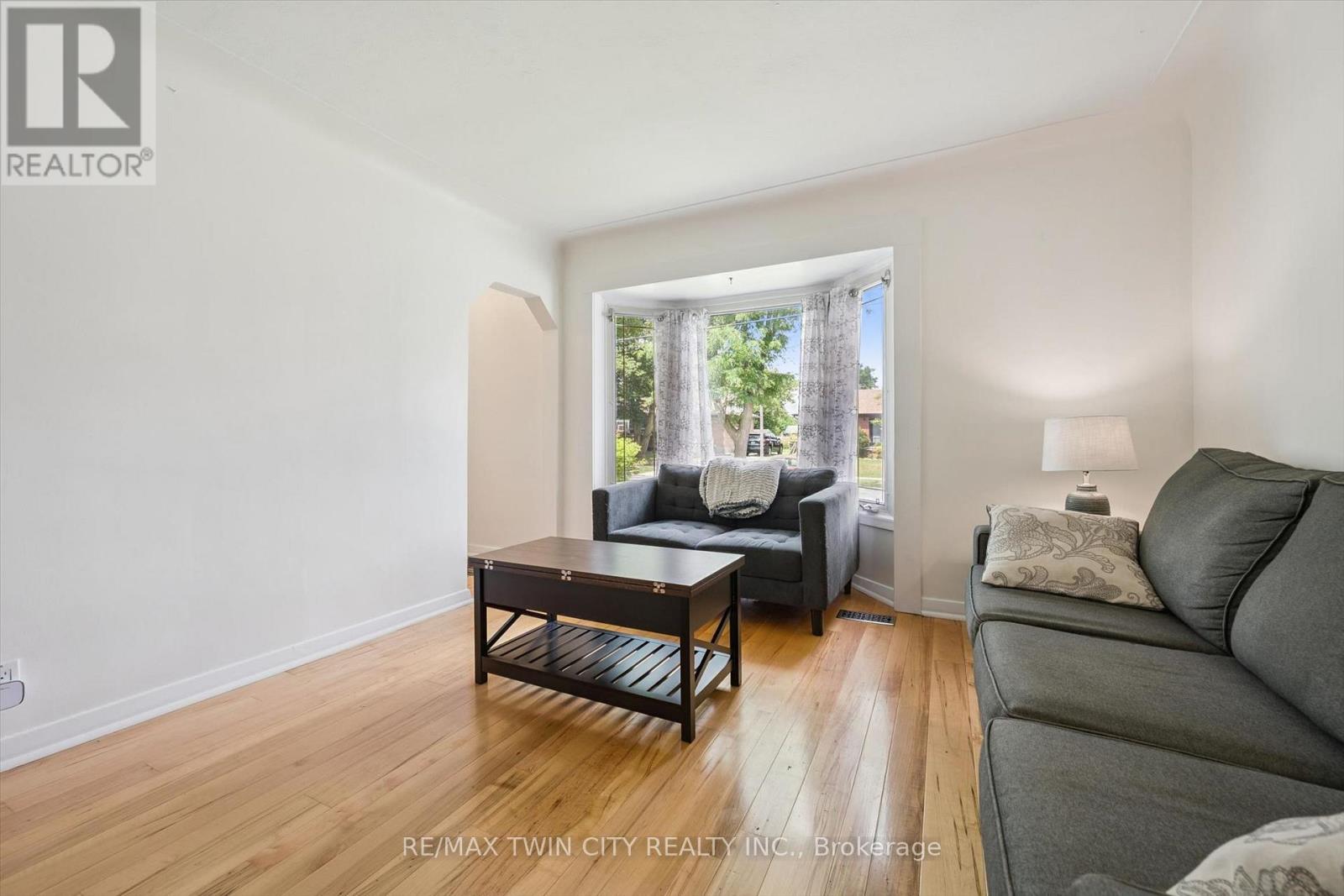 129 FLORENCE AVENUE - 13