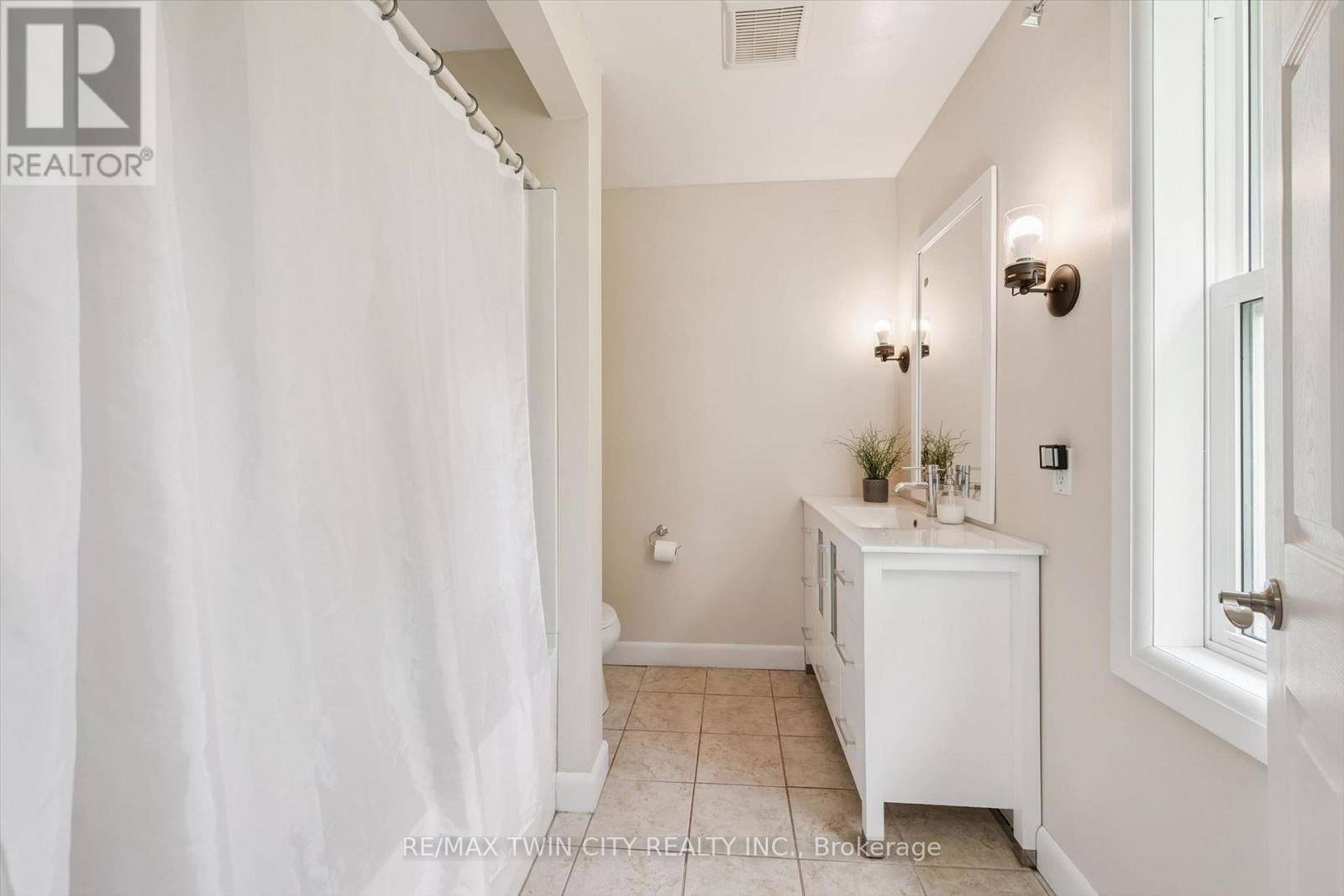 129 FLORENCE AVENUE - 20