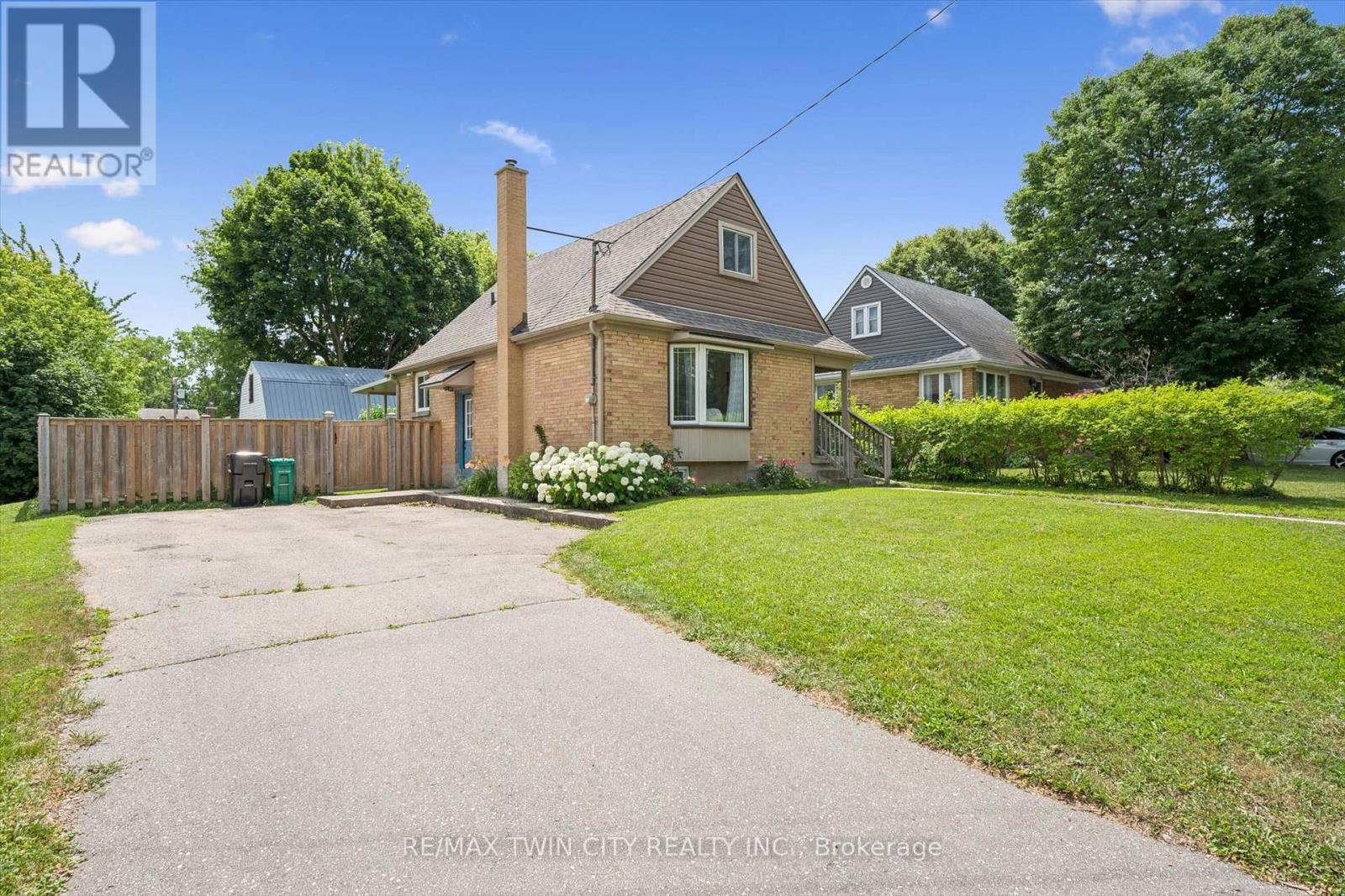 129 FLORENCE AVENUE - 3