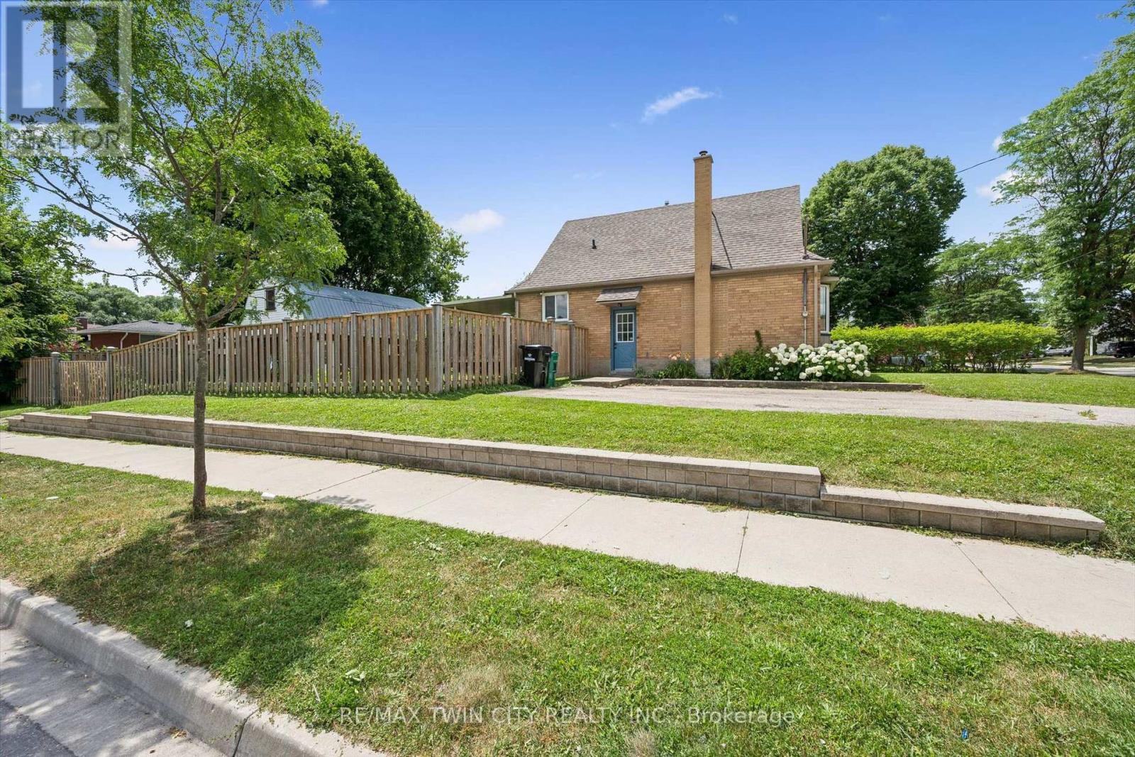 129 FLORENCE AVENUE - 4