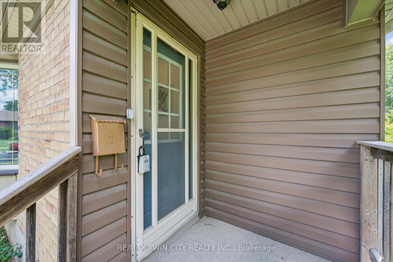 129 FLORENCE AVENUE - 9