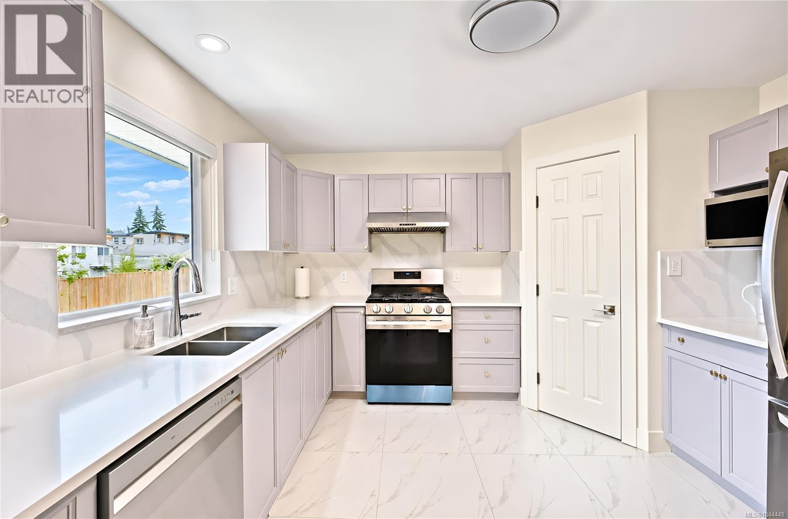 840 Inez Pl - 4