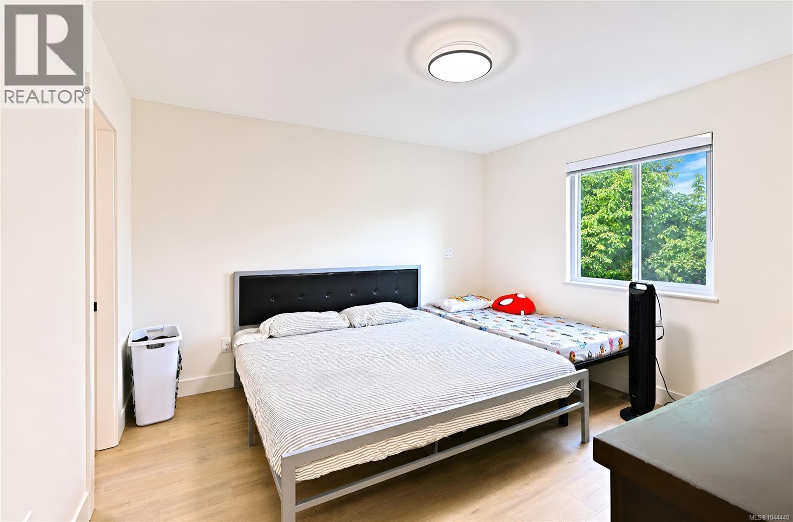 840 Inez Pl - 9