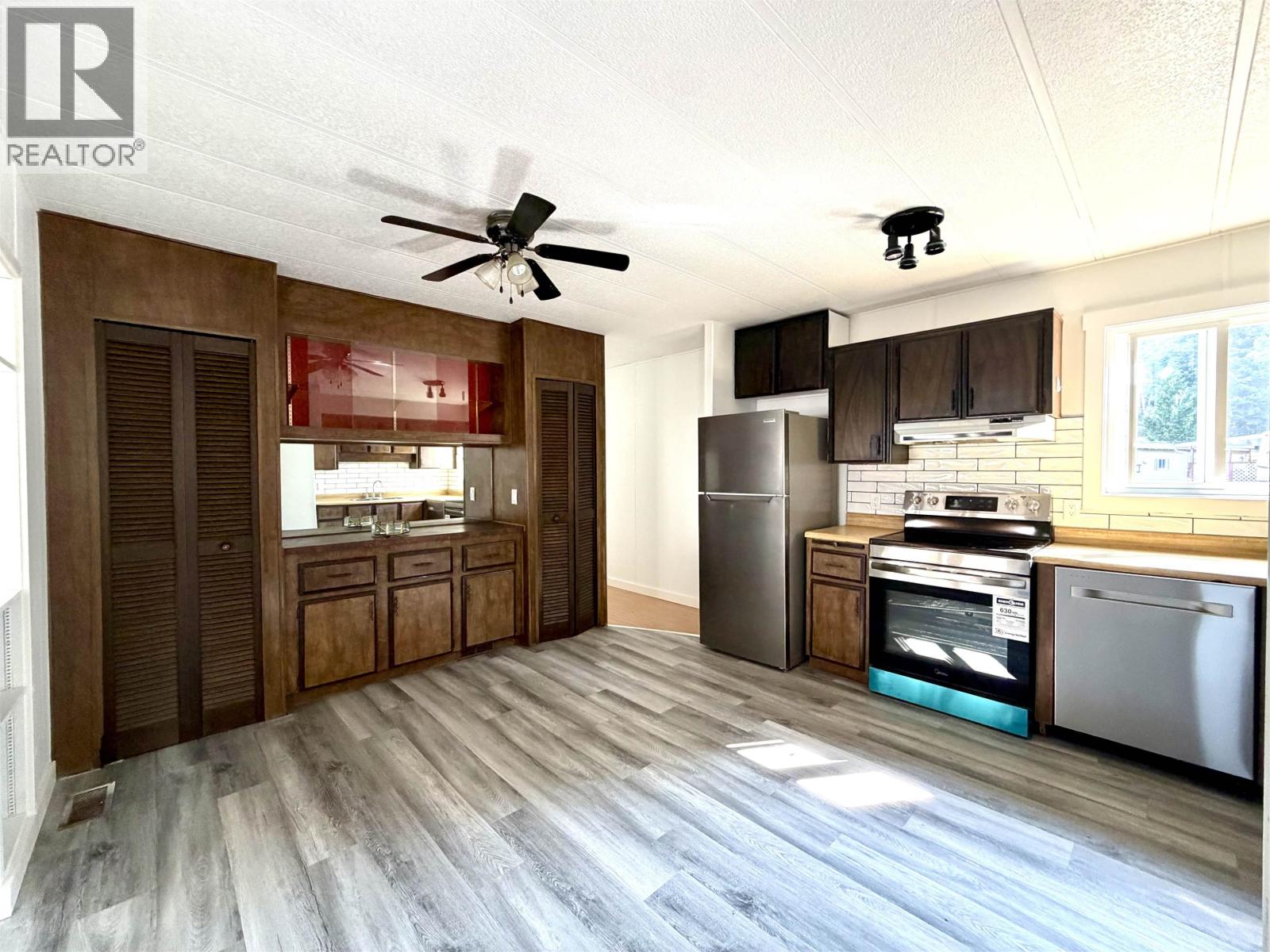 #9 4620 LOWRIE AVENUE - Image 4