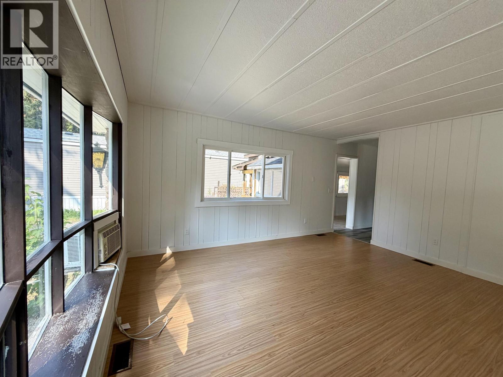 #9 4620 LOWRIE AVENUE - Image 7