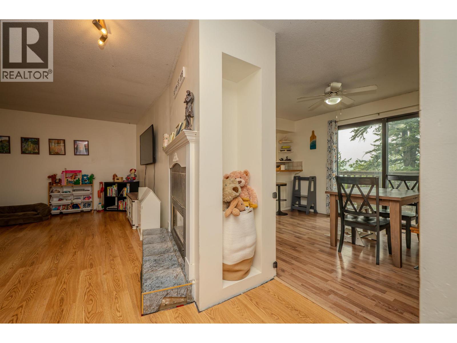 551 PEARKES DRIVE - 7