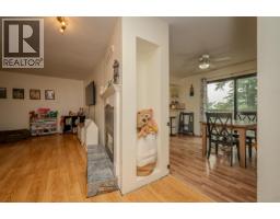 Living room - 551 Pearkes Drive, Williams Lake, BC V2G4B1 Photo 7