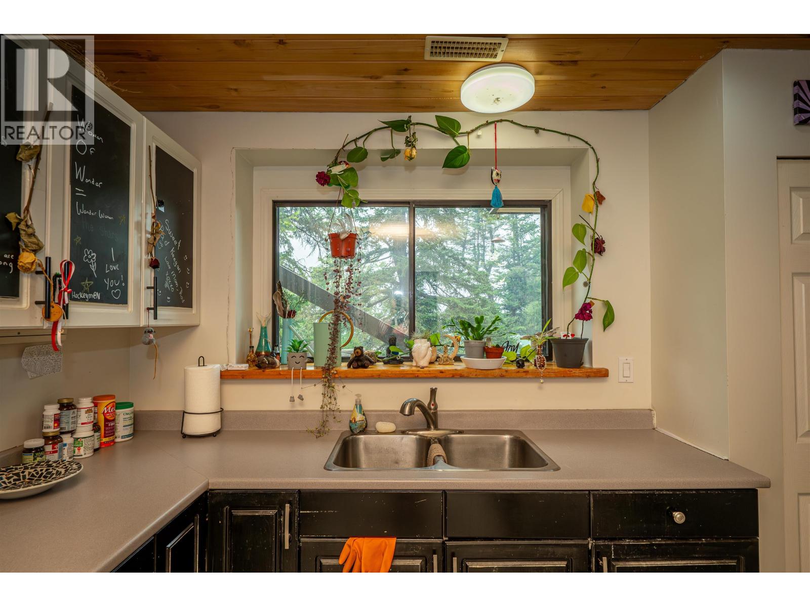 551 PEARKES DRIVE - 19