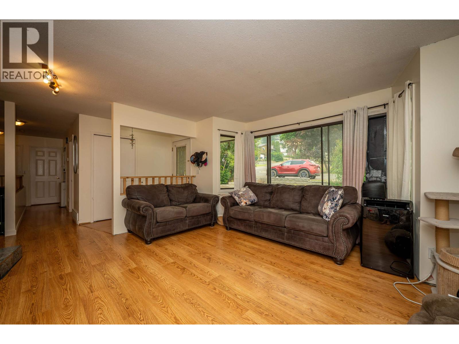 551 PEARKES DRIVE - 6