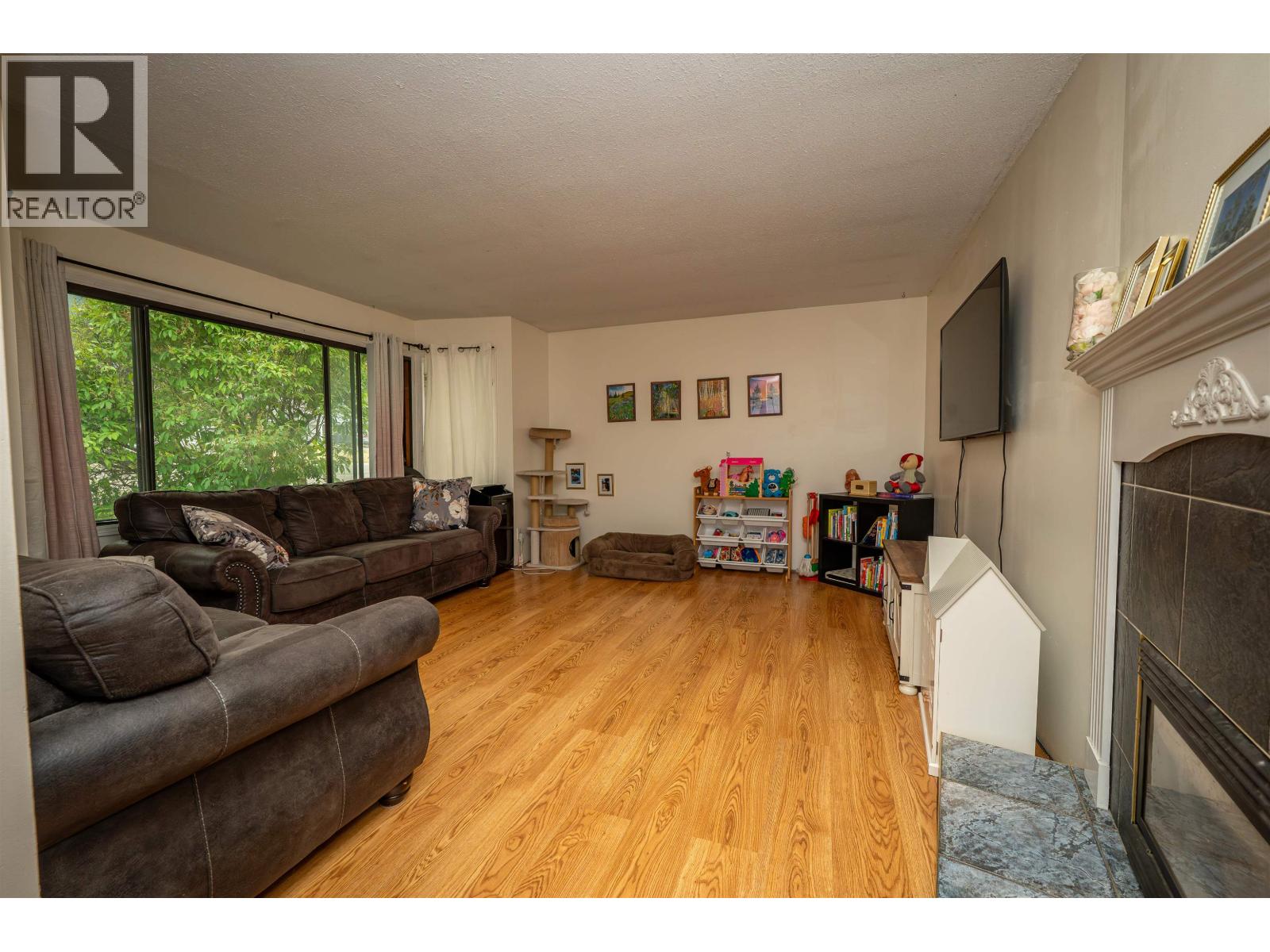 551 PEARKES DRIVE - 4